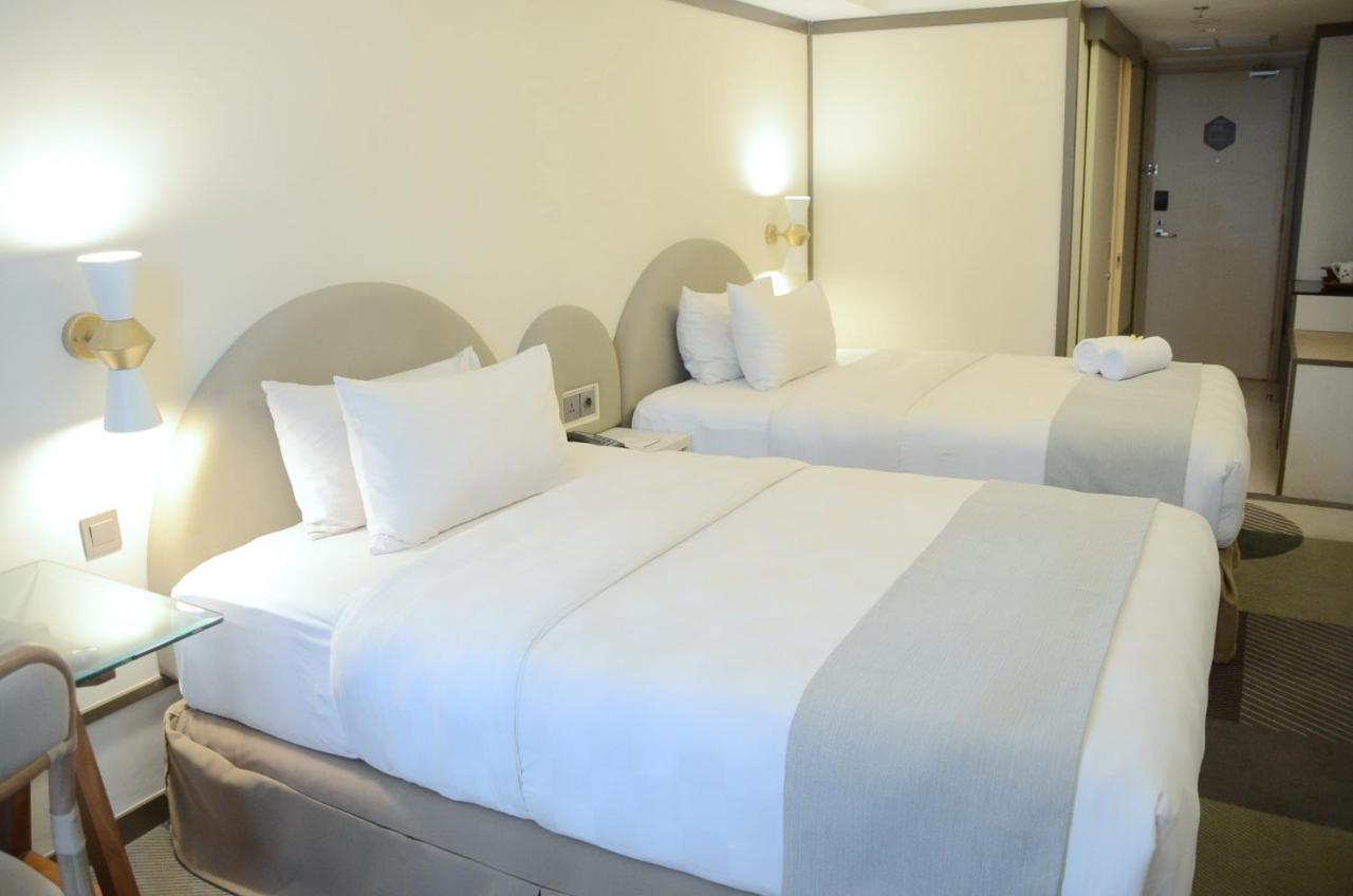 Louis Kienne Hotel Pemuda Semarang Eksteriør billede